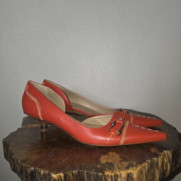 BCBG Max Azria Women’s Orange Leather Kitten Heels 9.5 / 40.5 Italy Pointed Toe - Picture 10 of 14